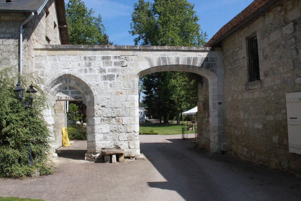 เลอ ทร็องลง Villa Saint-Pierre-Aigle ภายนอก รูปภาพ